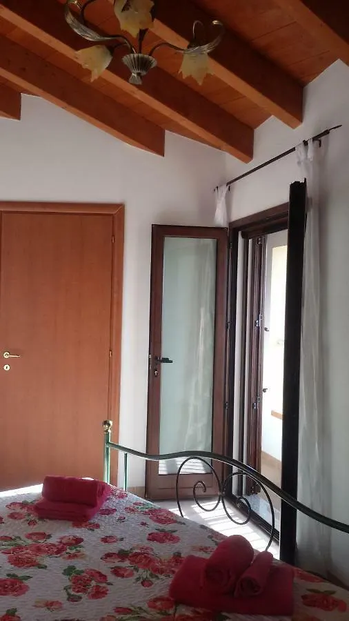 ** فندق مبيت وإفطار أربوس B&B S'Apposentu إيطاليا