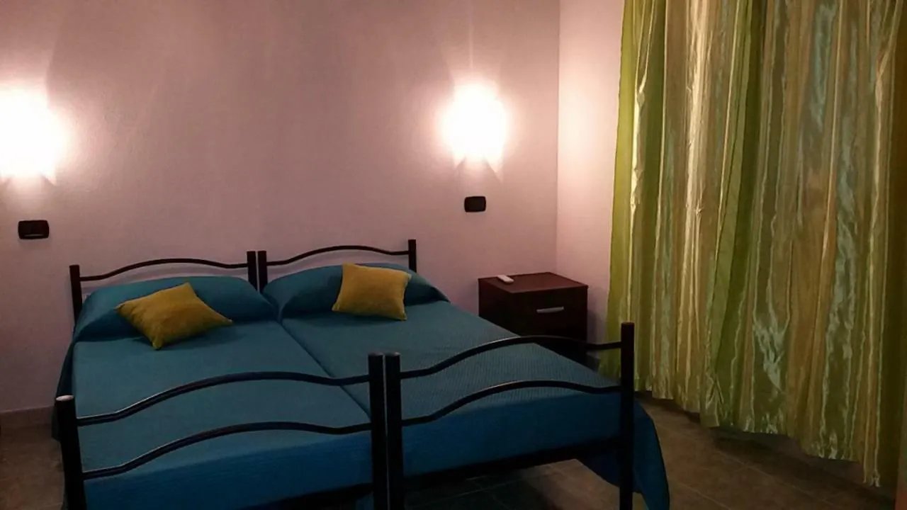 أربوس B&B S'Apposentu فندق مبيت وإفطار